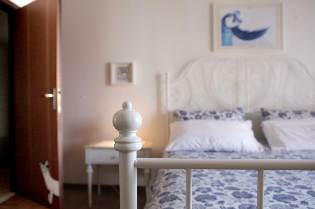 Goga&Romeo Bed & Breakfast เปซาโร ภายนอก รูปภาพ